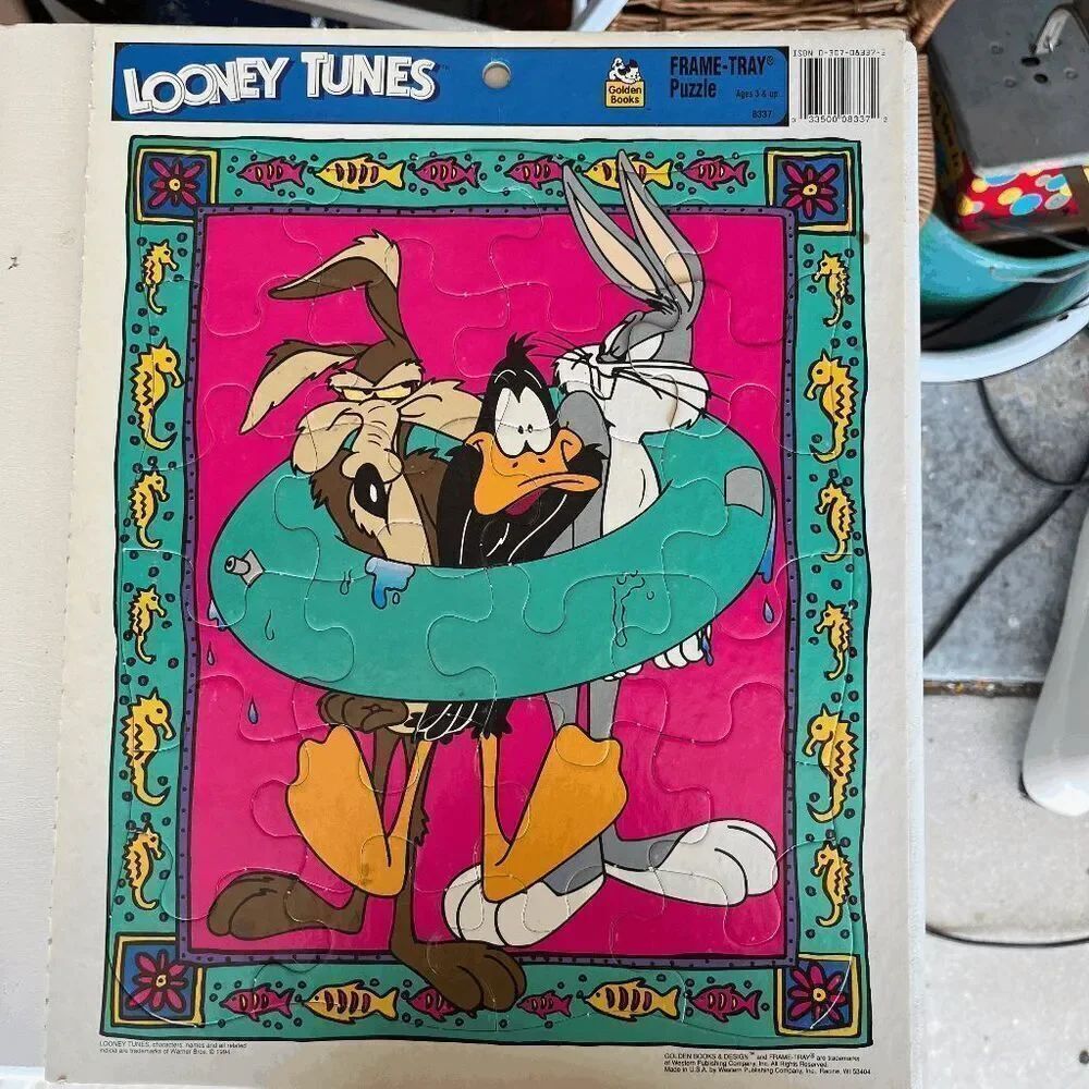 VTG 1994 Looney Tunes Frame Tray Puzzle Bugs Bunny Daffy Wile E. Coyote